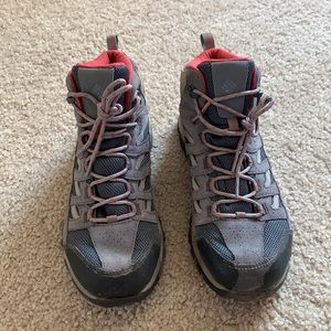 Women’s columbia hiking boots